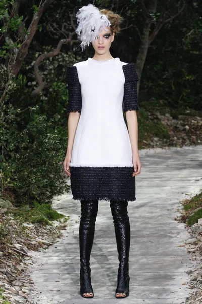 Look 18